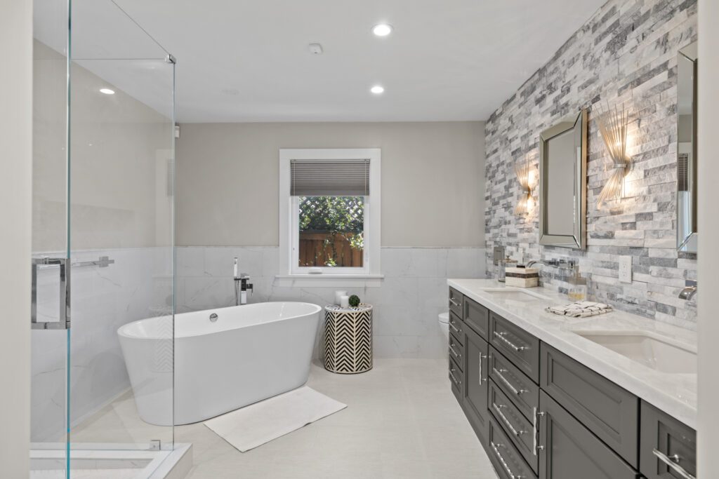 How to Choose the Right Contractor for Your Bathroom Remodel Sacramento 1 image